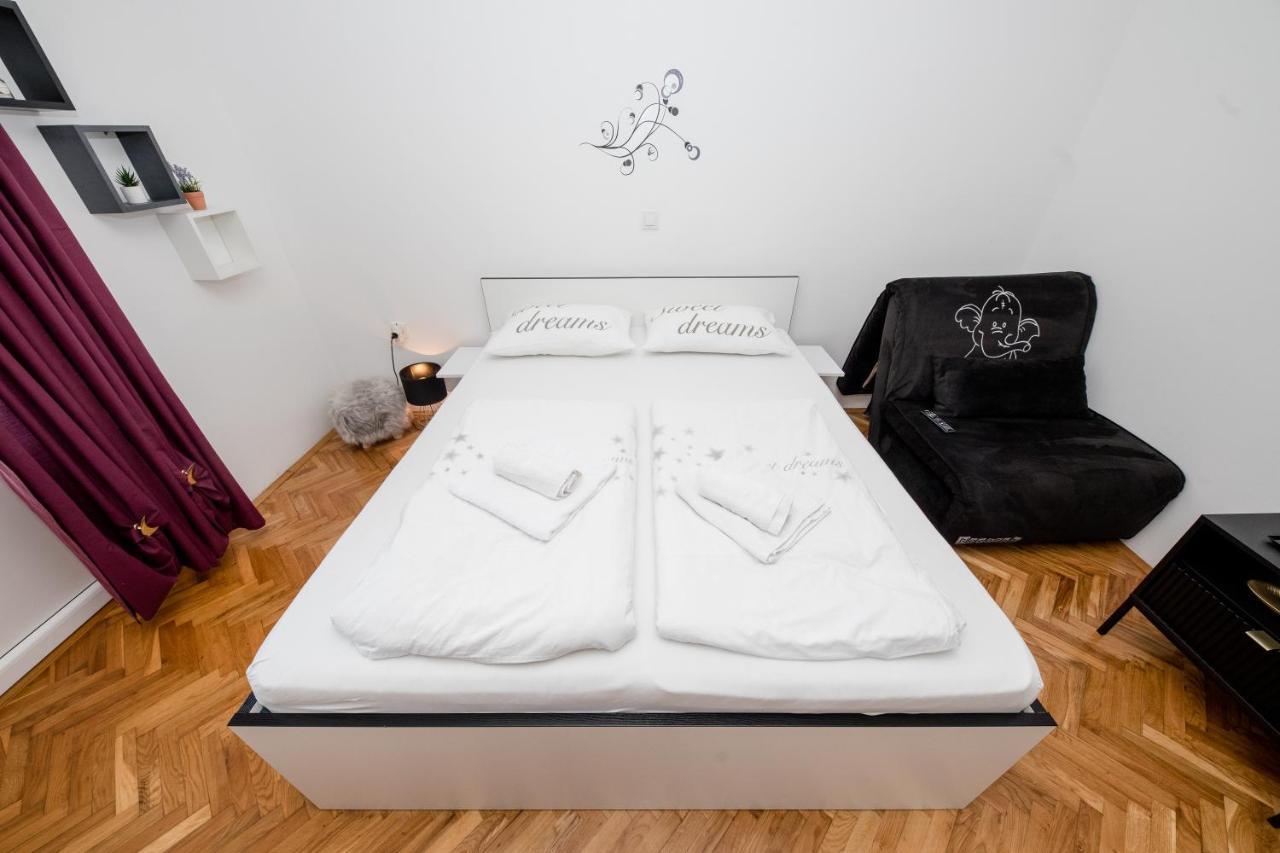 Apartmani Ana & Milo Lopar Eksteriør bilde